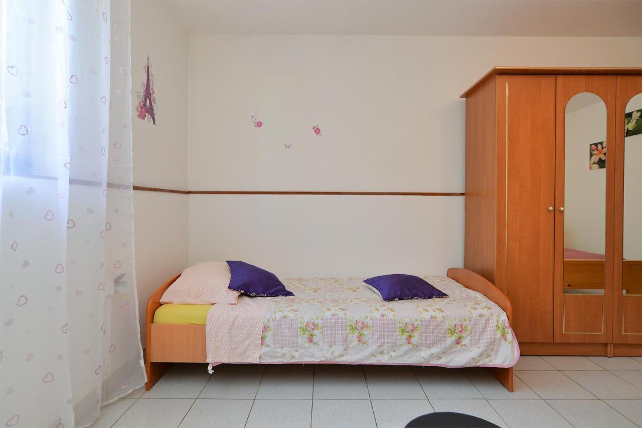Apartment Dulijana 2042 Pula Exterior foto